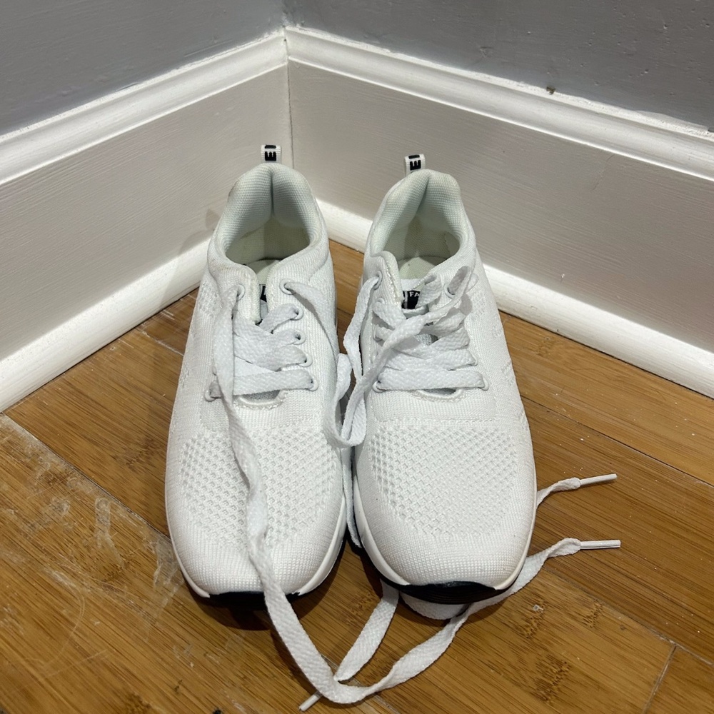 Brand New Women's Fashion Running Shoes - Size 7